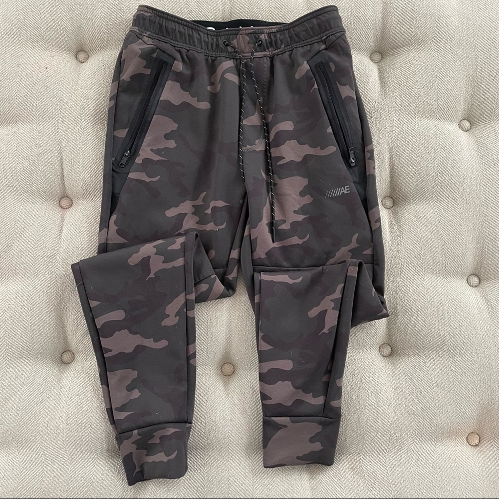 American Eagle Camo Joggers S - Picture 1 of 6
